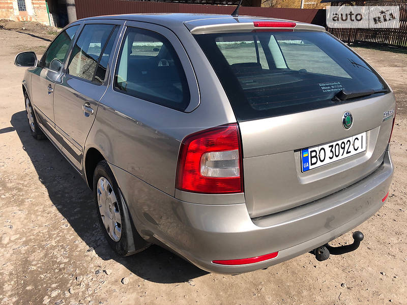 Універсал Skoda Octavia 2012 в Підгайцях