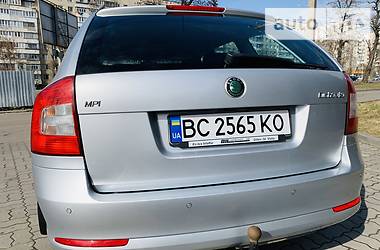 Універсал Skoda Octavia 2010 в 