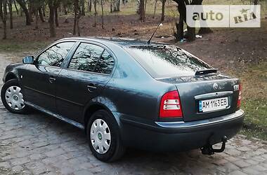 Седан Skoda Octavia 2004 в 