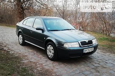 Седан Skoda Octavia 2004 в 