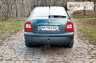 Седан Skoda Octavia 2004 в 