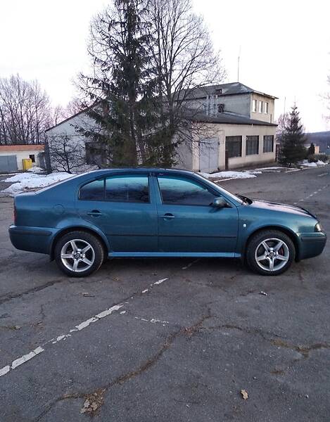 Хетчбек Skoda Octavia 2003 в Валках