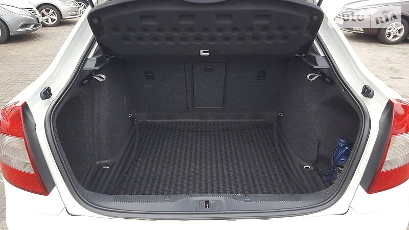 Седан Skoda Octavia 2012 в Кривому Розі