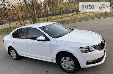 Седан Skoda Octavia 2017 в 