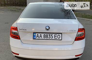 Седан Skoda Octavia 2017 в 