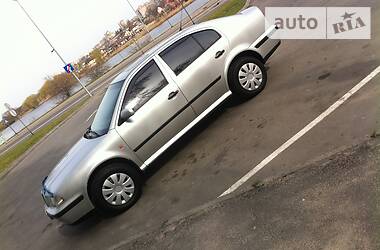Седан Skoda Octavia 1999 в 