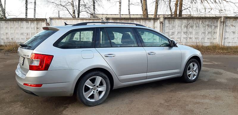Універсал Skoda Octavia 2013 в Новояворівську