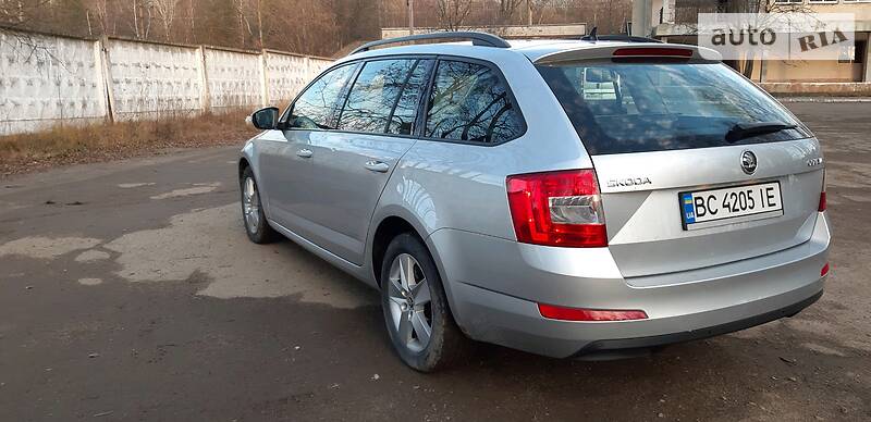 Універсал Skoda Octavia 2013 в Новояворівську