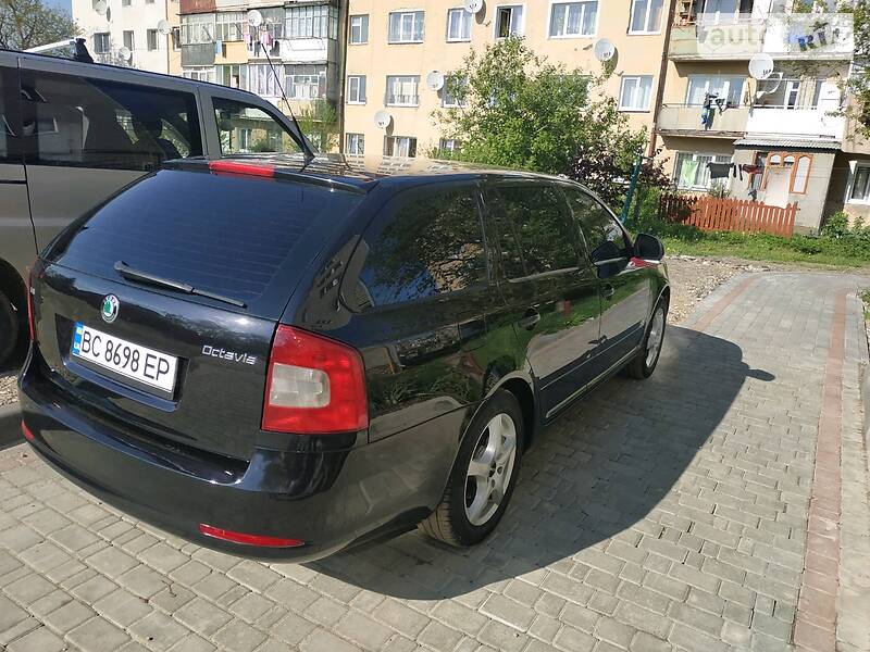 Універсал Skoda Octavia 2012 в Самборі