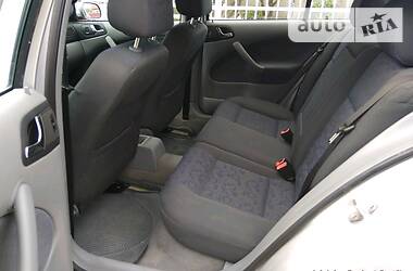 Хетчбек Skoda Octavia 2000 в 