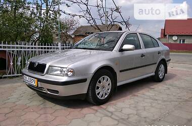 Хетчбек Skoda Octavia 2000 в 