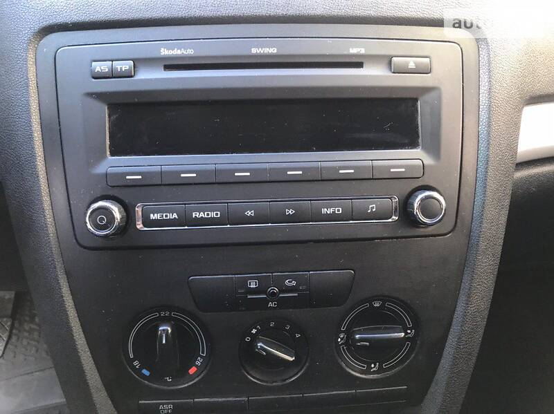 Седан Skoda Octavia 2006 в Києві