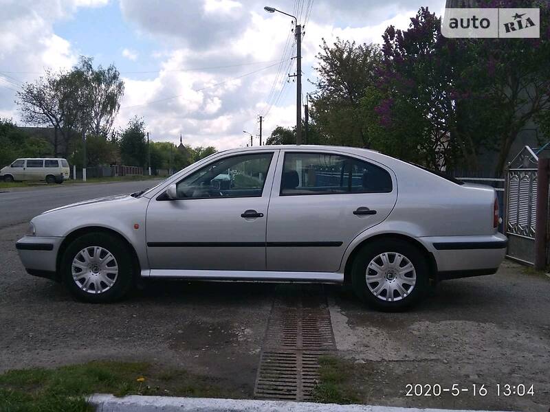 Хетчбек Skoda Octavia 2000 в 