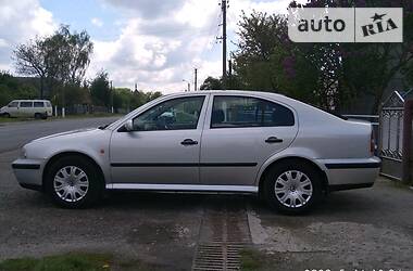 Хетчбек Skoda Octavia 2000 в 
