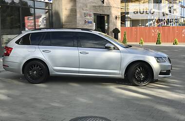 Универсал Skoda Octavia 2017 в Ужгороде