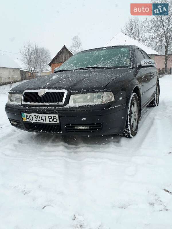Ліфтбек Skoda Octavia 2003 в Ужгороді