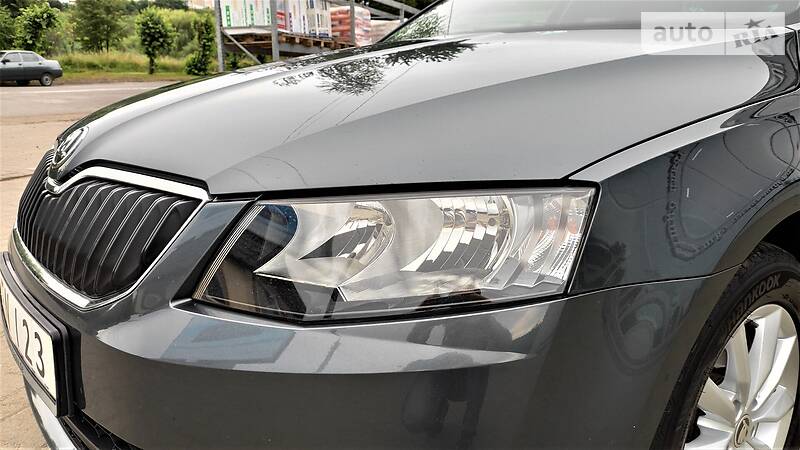Універсал Skoda Octavia 2016 в Чернівцях