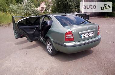 Седан Skoda Octavia 2002 в Ужгороде