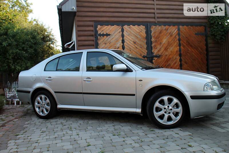 Седан Skoda Octavia 2002 в Полтаві