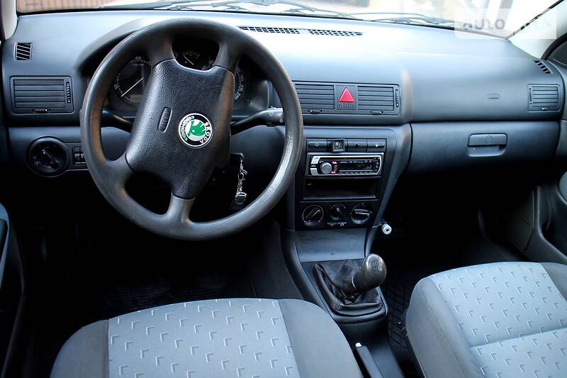 Седан Skoda Octavia 2002 в Полтаві