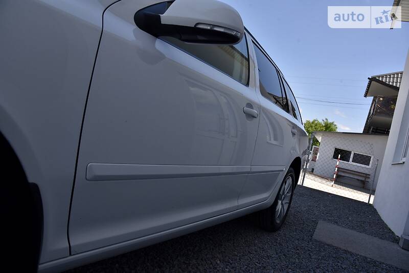 Універсал Skoda Octavia 2012 в Дрогобичі