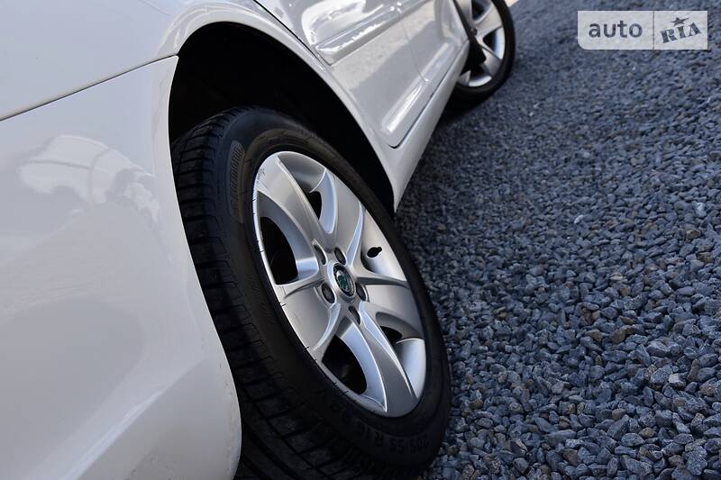 Універсал Skoda Octavia 2012 в Дрогобичі