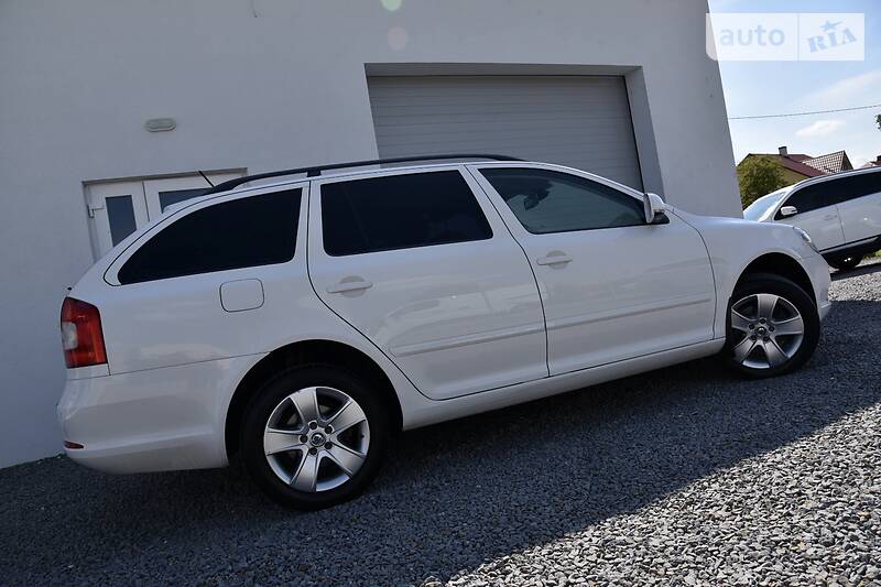 Універсал Skoda Octavia 2012 в Дрогобичі