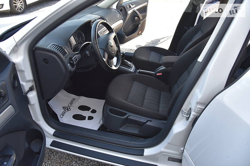 Універсал Skoda Octavia 2012 в Дрогобичі
