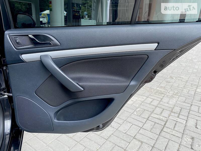 Седан Skoda Octavia 2012 в Дніпрі