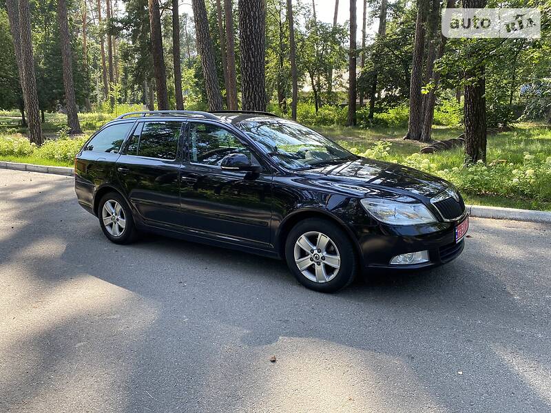 Універсал Skoda Octavia 2010 в Бучі