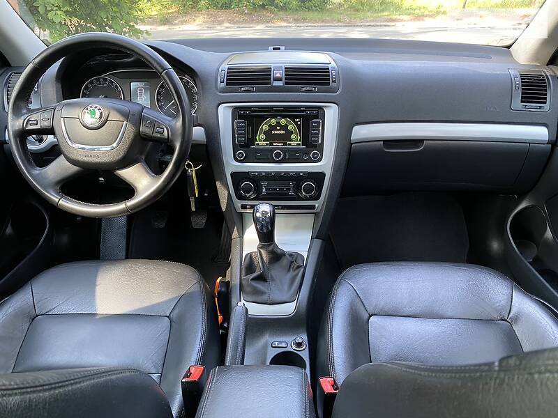 Універсал Skoda Octavia 2010 в Бучі