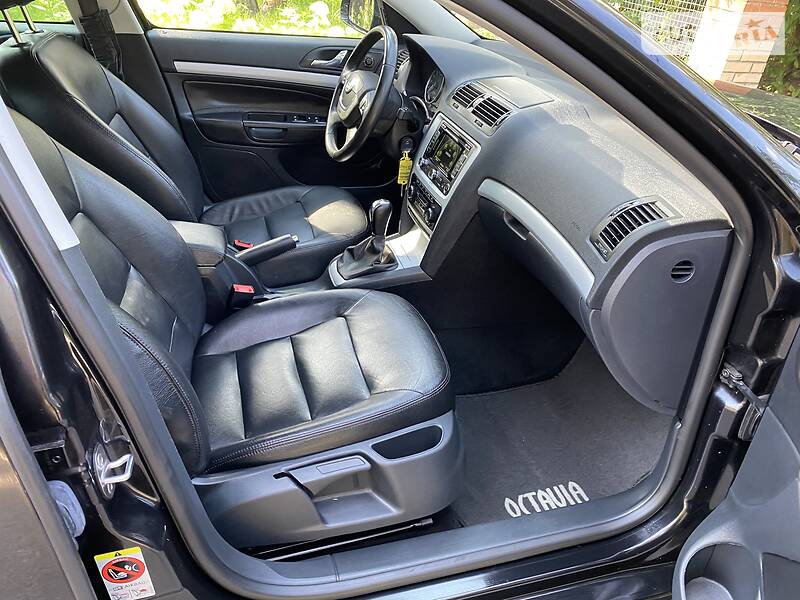 Універсал Skoda Octavia 2010 в Бучі