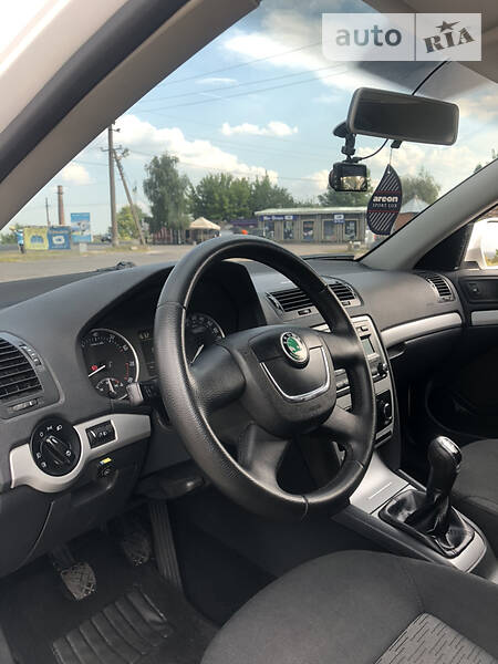 Ліфтбек Skoda Octavia 2012 в Ізюмі