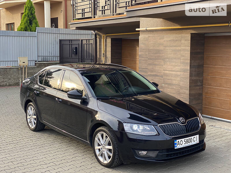 Седан Skoda Octavia 2015 в Ужгороде
