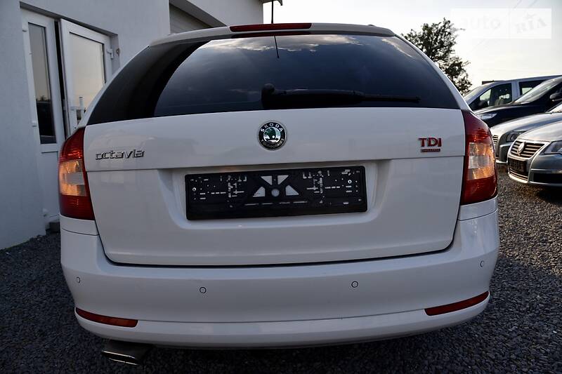 Універсал Skoda Octavia 2011 в Дрогобичі
