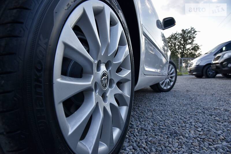 Універсал Skoda Octavia 2011 в Дрогобичі