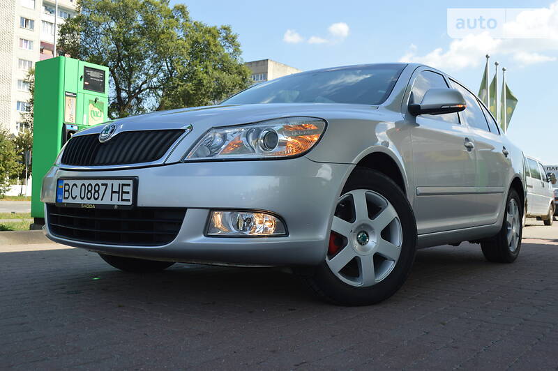 Седан Skoda Octavia 2011 в Дрогобичі