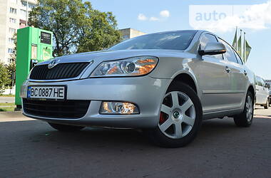 Седан Skoda Octavia 2011 в 