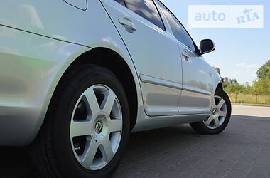 Седан Skoda Octavia 2011 в 