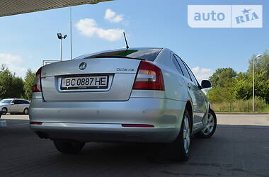 Седан Skoda Octavia 2011 в 
