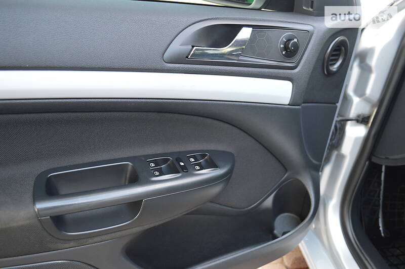 Седан Skoda Octavia 2011 в Дрогобичі