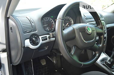 Седан Skoda Octavia 2011 в 
