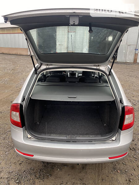 Універсал Skoda Octavia 2009 в Луцьку