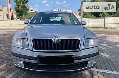 Седан Skoda Octavia 2005 в Киеве