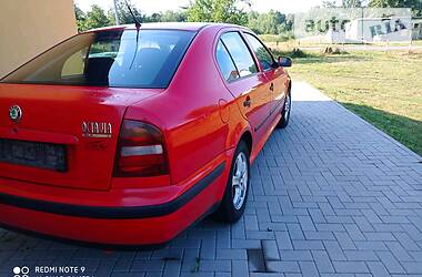 Хэтчбек Skoda Octavia 2001 в Надворной