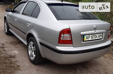 Седан Skoda Octavia 2004 в Запорожье