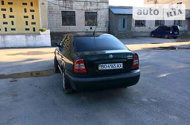 Седан Skoda Octavia 2002 в Бучаче