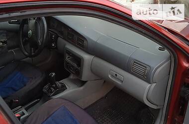 Седан Skoda Octavia 1999 в Варве