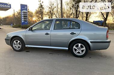 Седан Skoda Octavia 2003 в Виннице