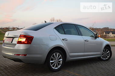 Седан Skoda Octavia 2015 в Дрогобыче